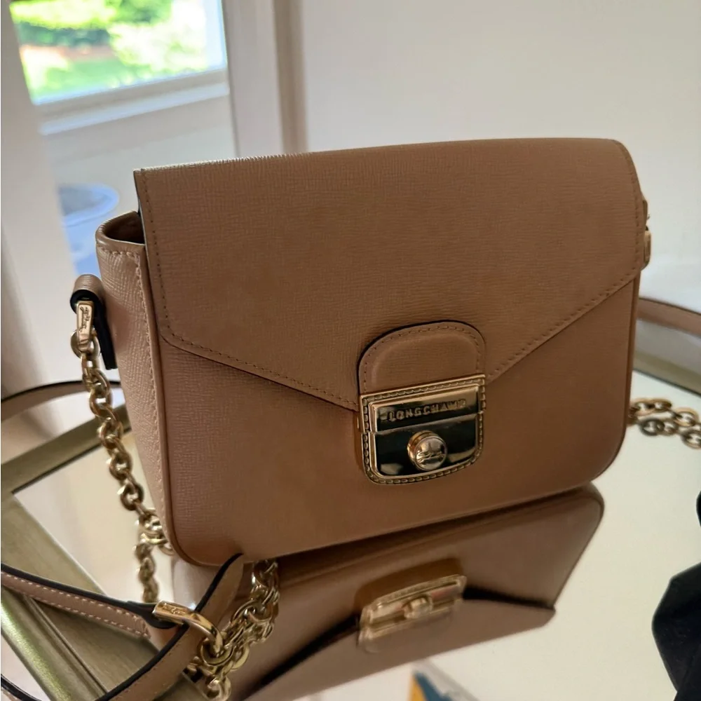 Longchamp Le Pliage Heritage Beige and Gold Crossbody Bag with Envelope Closure - Picture 4 of 10